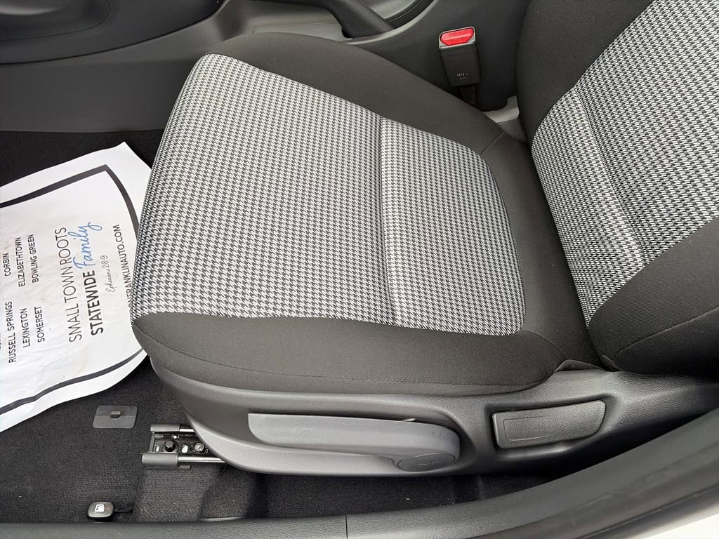 Used 2023 Hyundai Kona SE image 12