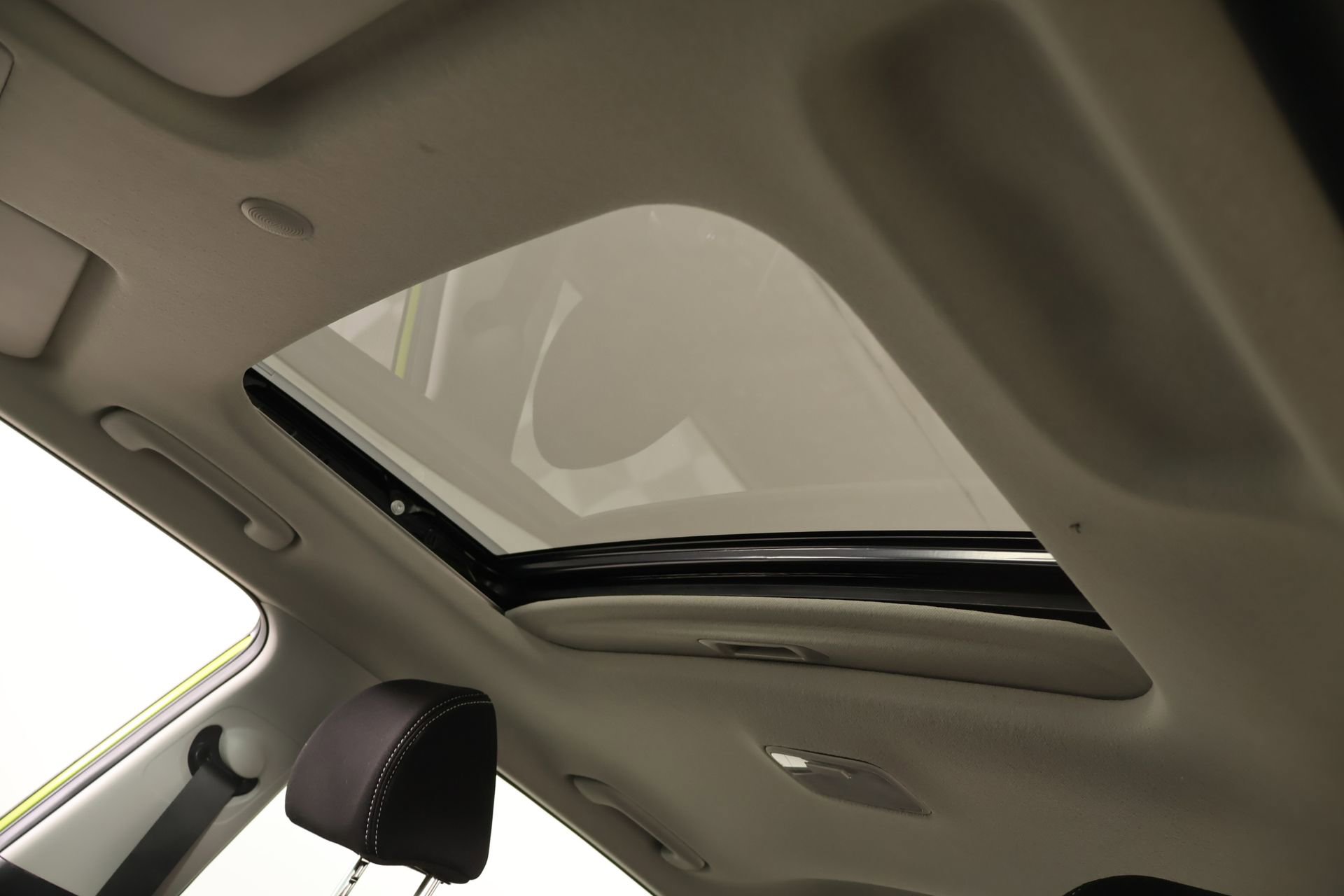 Used 2024 Hyundai Venue SEL FWD image 14