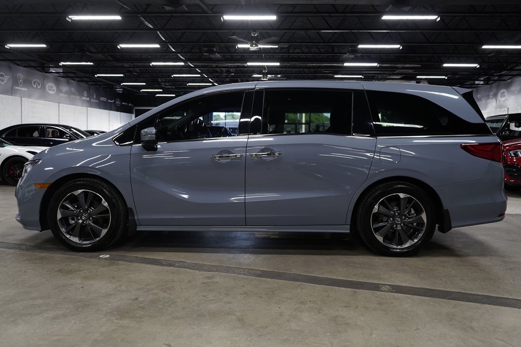 Used 2023 Honda Odyssey Elite image 2