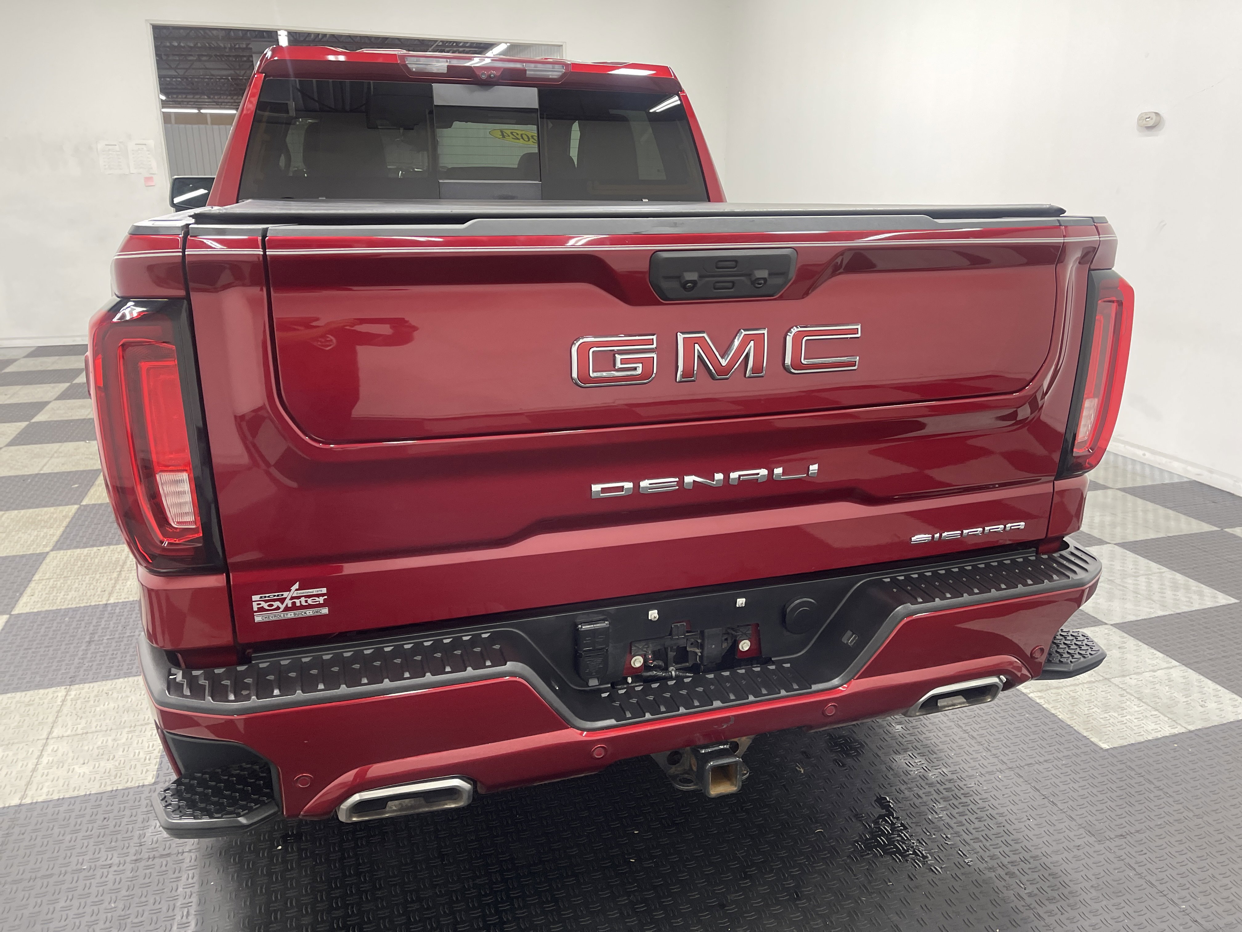 Used 2024 GMC Sierra 1500 Denali AWD/4WD image 3