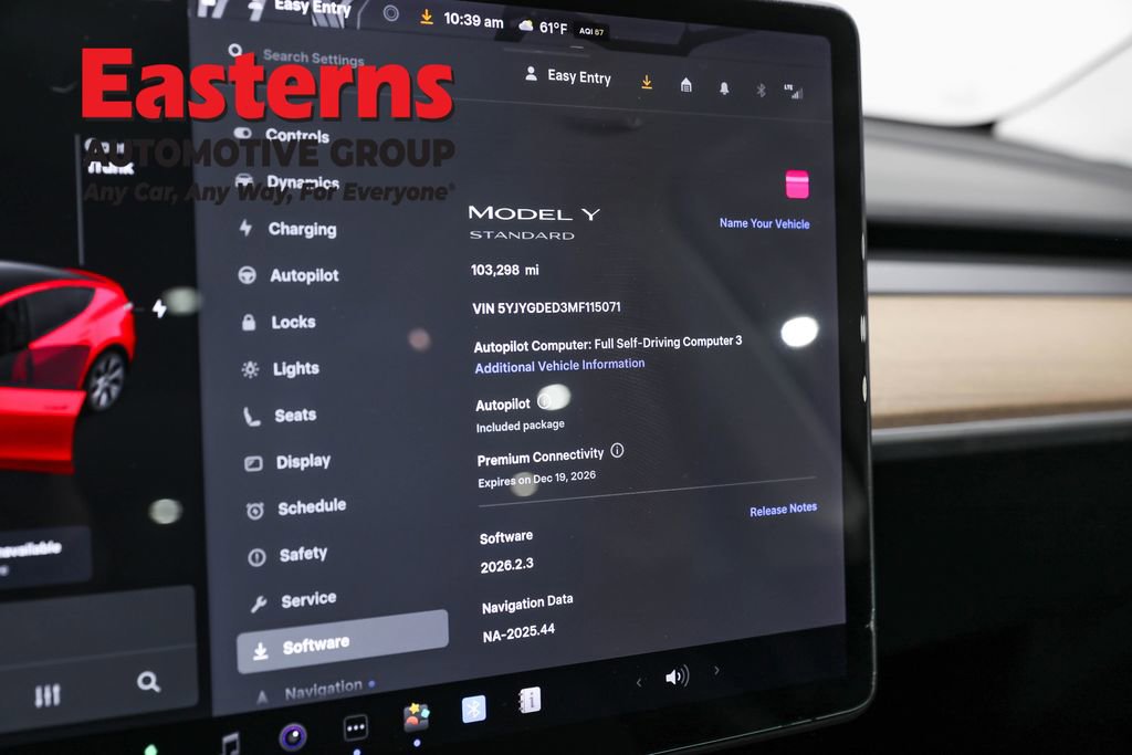 Used 2021 Tesla Model Y Standard Range image 18