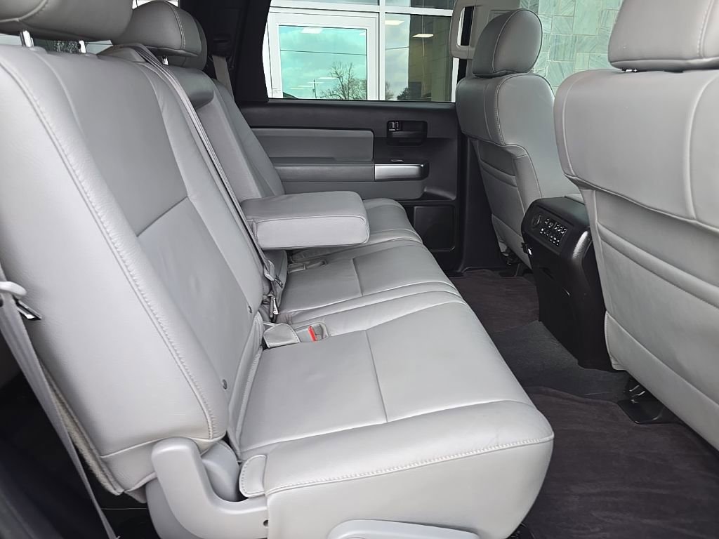 Used 2019 Toyota Sequoia SR5 w/ Premium Package image 29