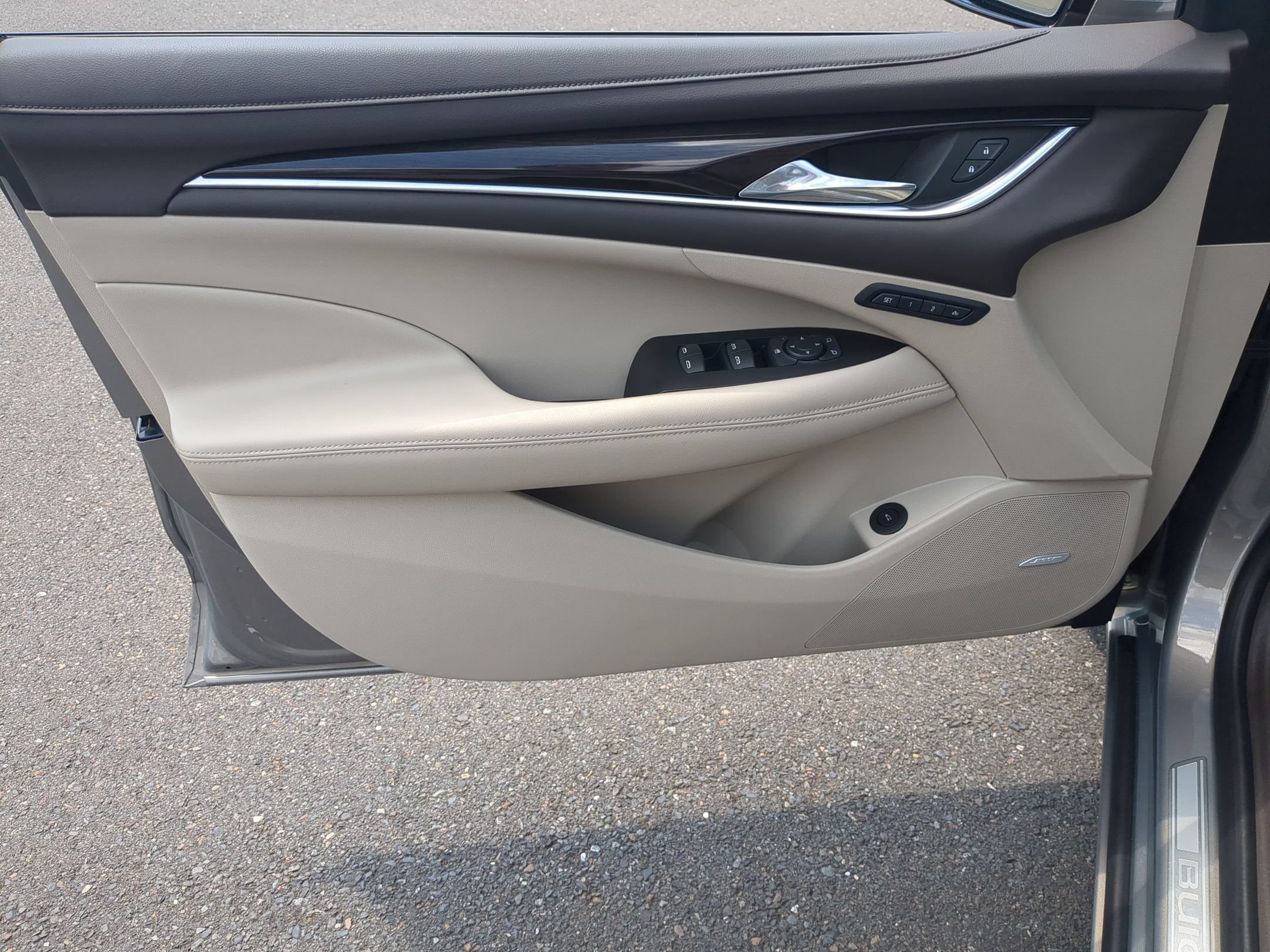 Certified 2018 Buick LaCrosse Premium w/ Dynamic Drive Package FWD image 21