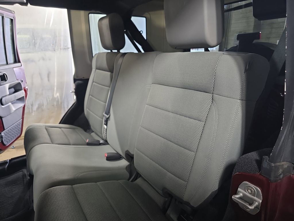 Used 2007 Jeep Wrangler Unlimited Rubicon w/ Dual Top Group image 13