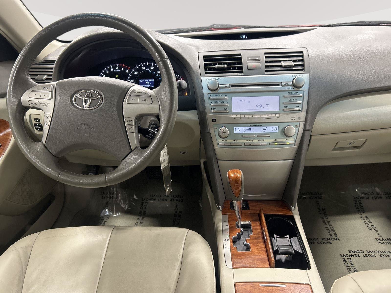 Used 2009 Toyota Camry XLE w/ Leather Pkg FWD image 2