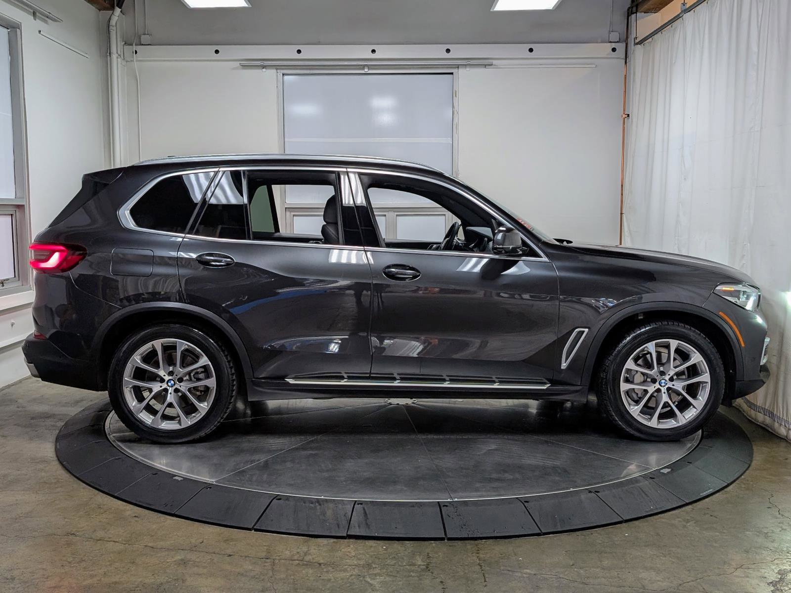 Used 2023 BMW X5 xDrive40i AWD/4WD image 10