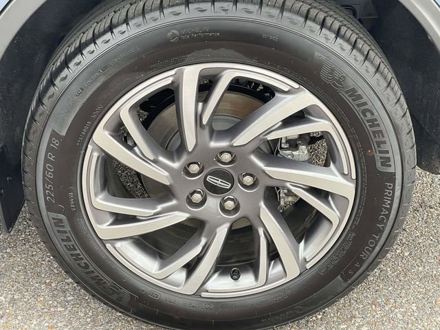 Used 2025 Lincoln Corsair AWD w/ Equipment Group 101A image 9