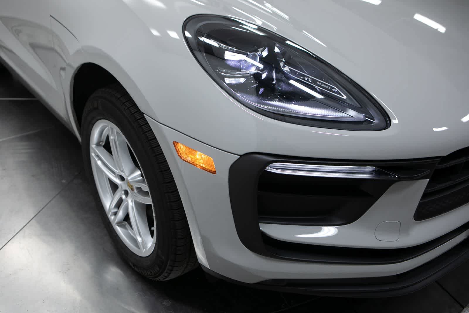 Certified 2026 Porsche Macan AWD/4WD image 12