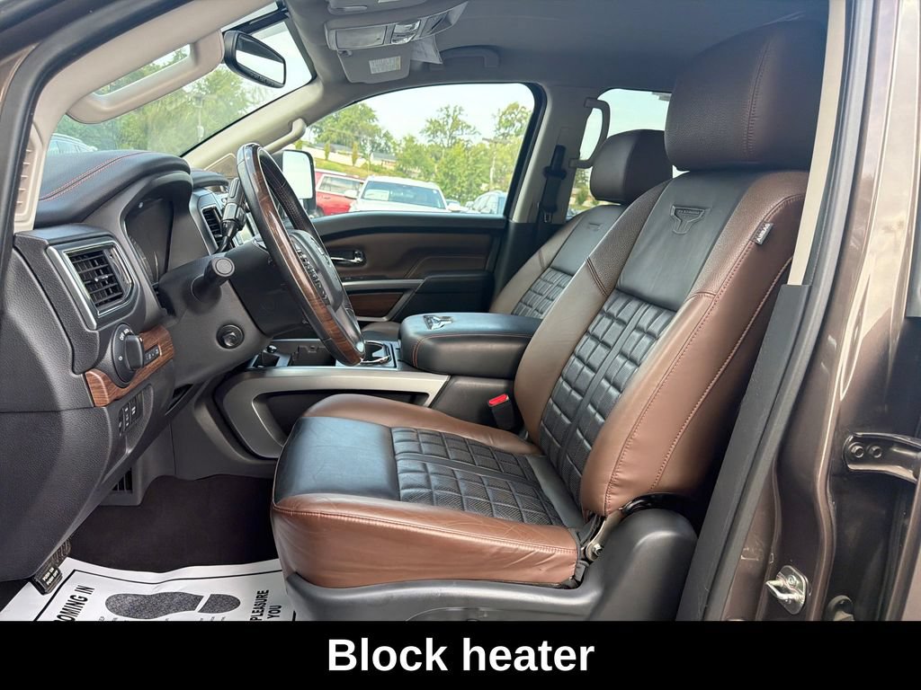 Used 2019 Nissan Titan Platinum Reserve AWD/4WD image 11