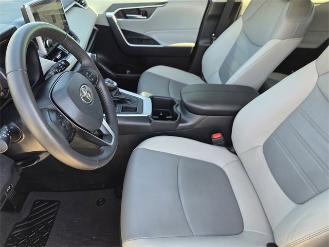 Used 2023 Toyota RAV4 XLE Premium image 10