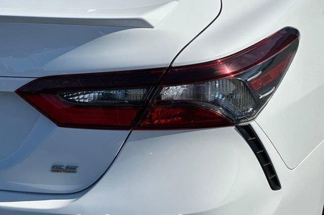 Used 2024 Toyota Camry SE image 28