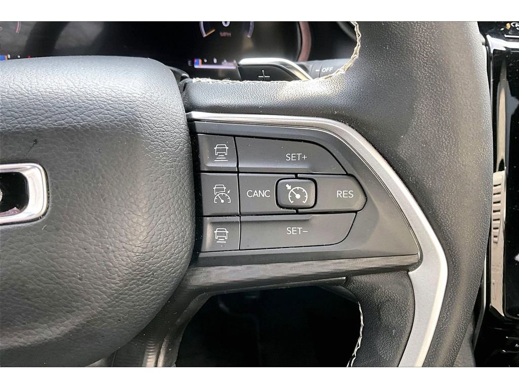 Certified 2025 Jeep Grand Cherokee Altitude image 26