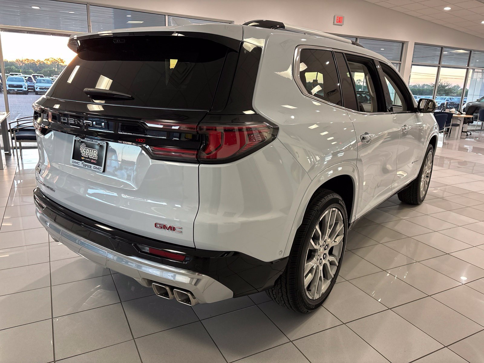 New 2027 GMC Acadia Denali w/ Denali Reserve Package AWD/4WD image 6