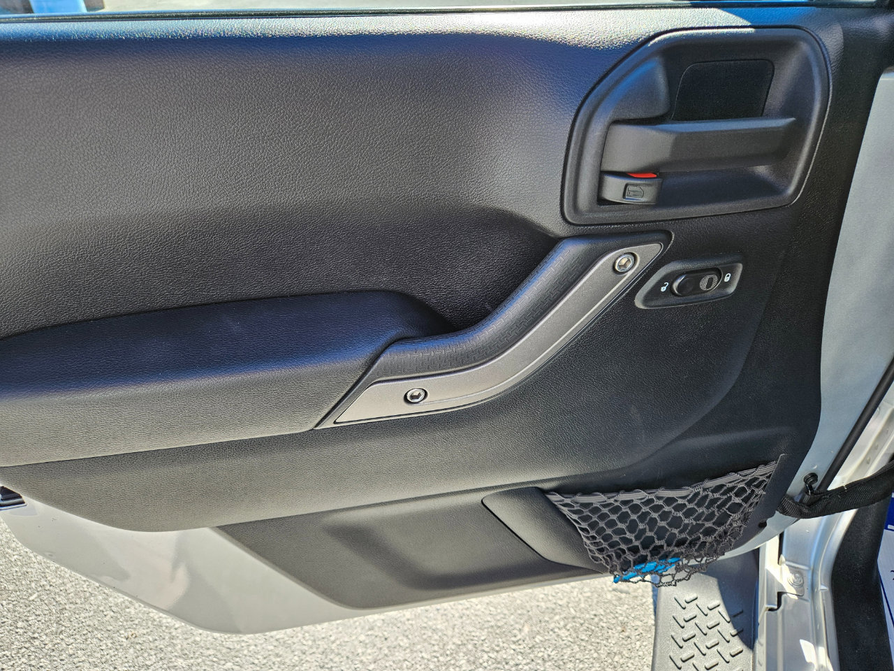 Used 2012 Jeep Wrangler Unlimited Sport image 11