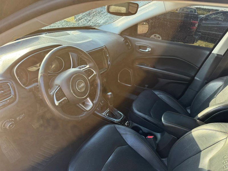 Used 2018 Jeep Compass Limited w/ Safe & Security Group AWD/4WD image 35