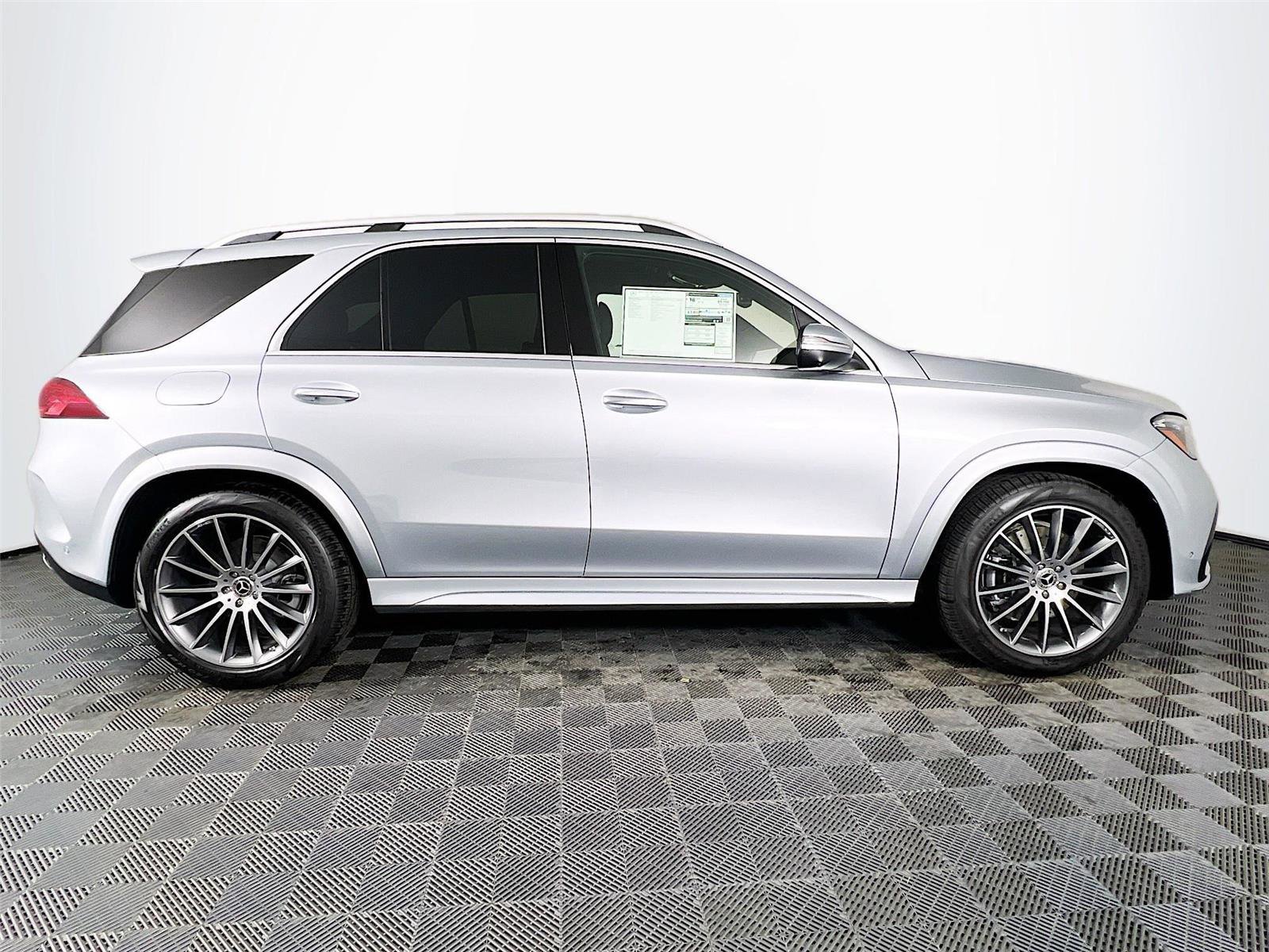 New 2026 Mercedes-Benz GLE 580 4MATIC image 7