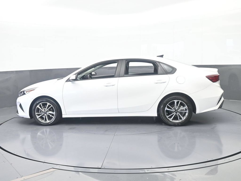 Used 2023 Kia Forte LXS FWD image 3