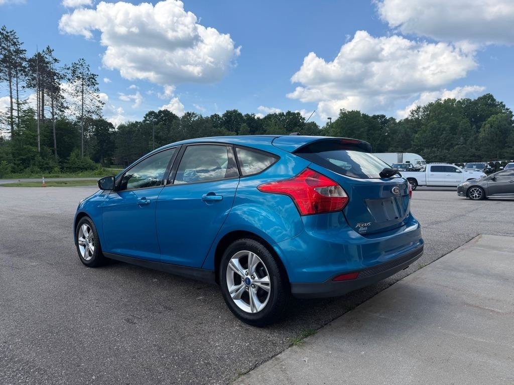 Used 2013 Ford Focus SE w/ SE Winter Pkg FWD image 6