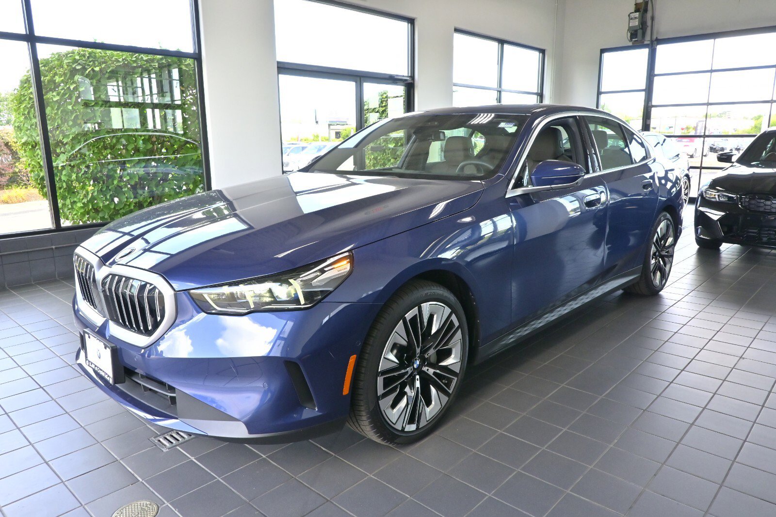 Used 2025 BMW 530i xDrive image 7