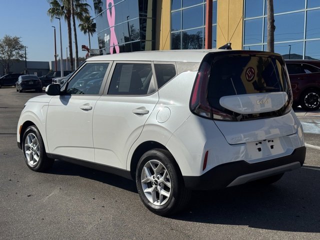 Certified 2025 Kia Soul LX image 3