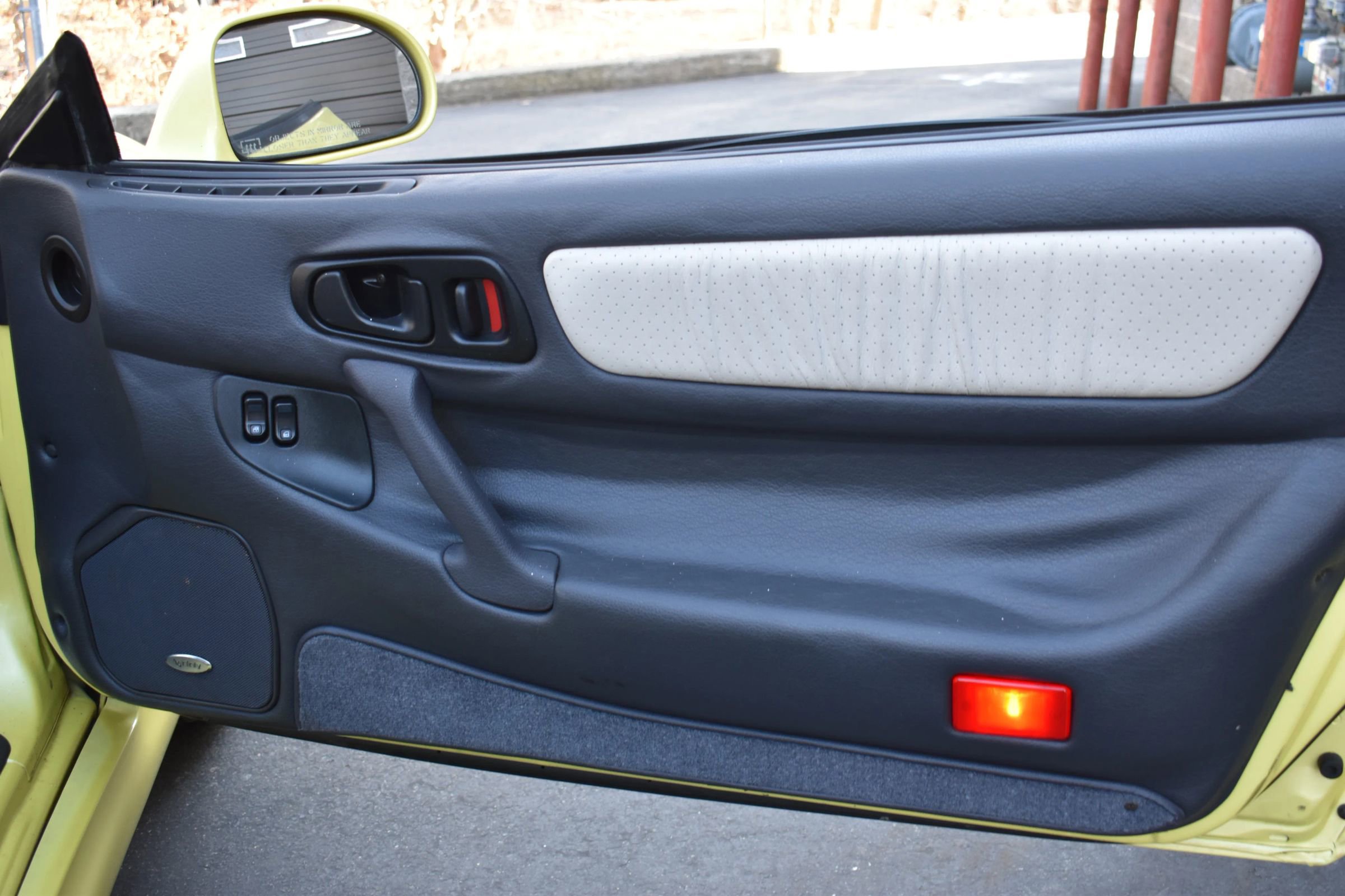 Used 1994 Mitsubishi 3000GT SL image 18