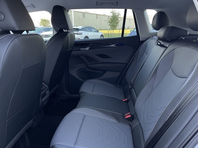 New 2025 Volkswagen Tiguan SE FWD image 26