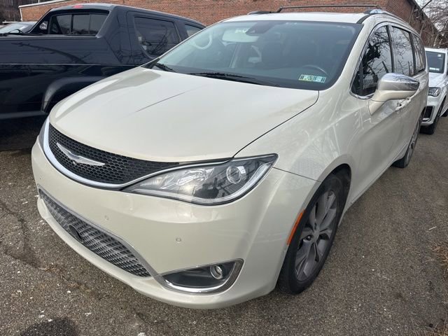 Used 2019 Chrysler Pacifica Limited w/ Tire & Wheel Group image 4