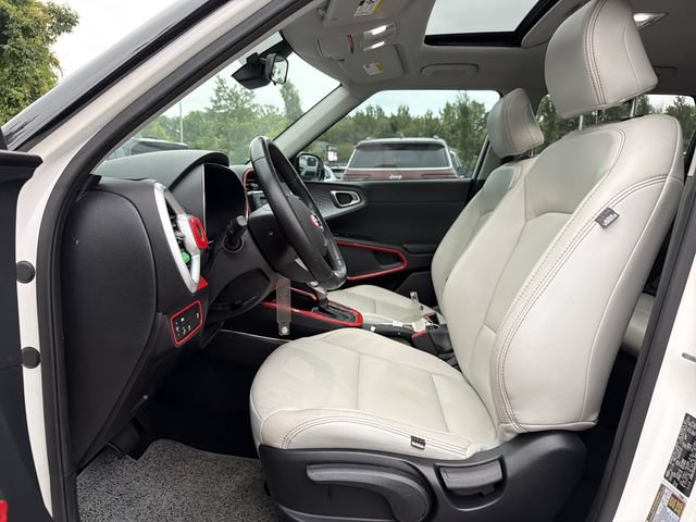 Used 2021 Kia Soul GT-Line FWD image 11