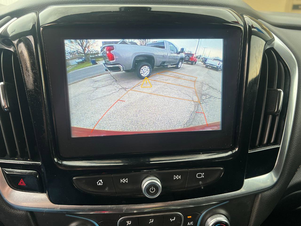 Used 2019 Chevrolet Traverse LT FWD image 54