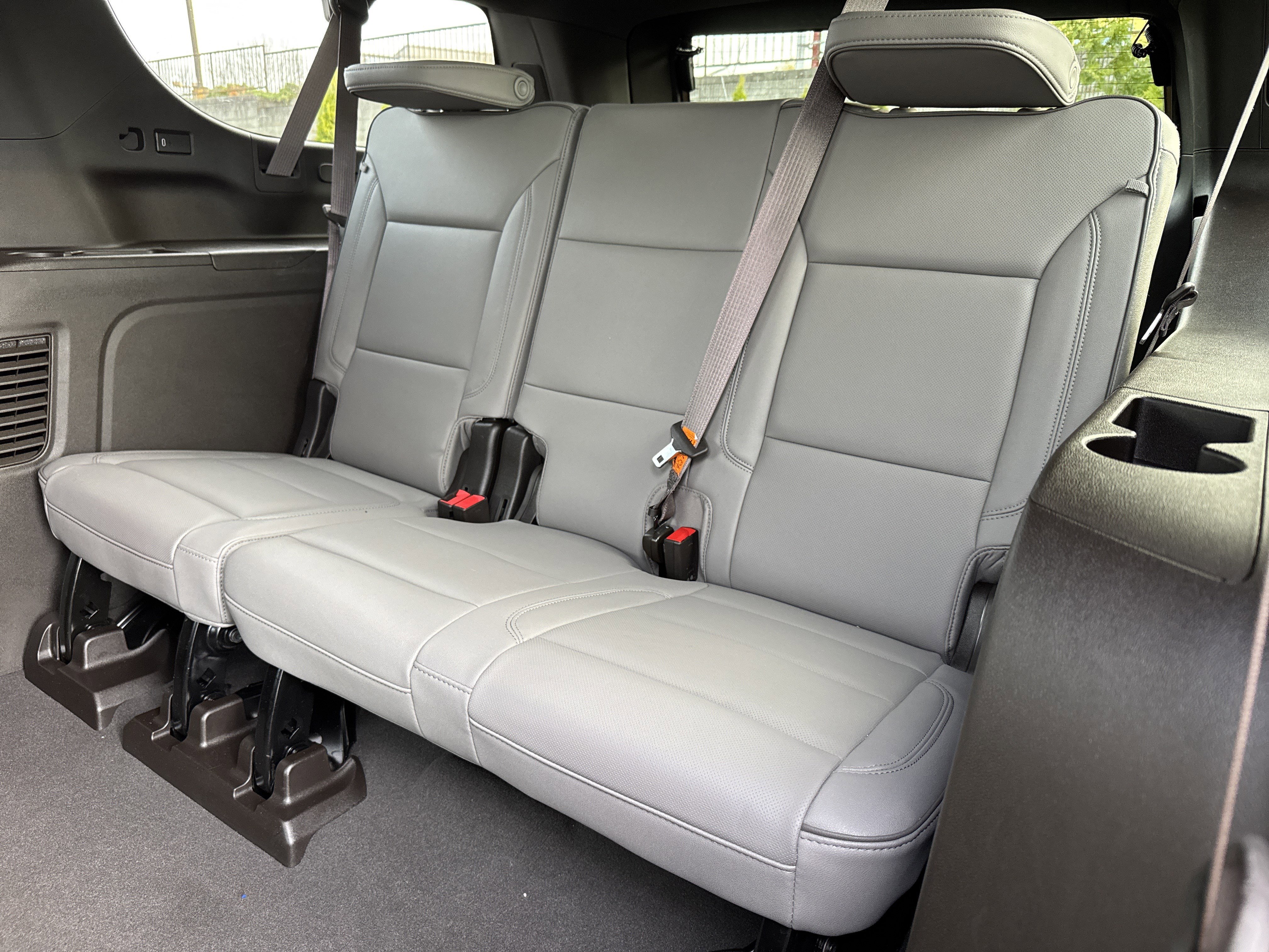 Used 2024 GMC Yukon XL SLT w/ SLT Luxury Package image 35