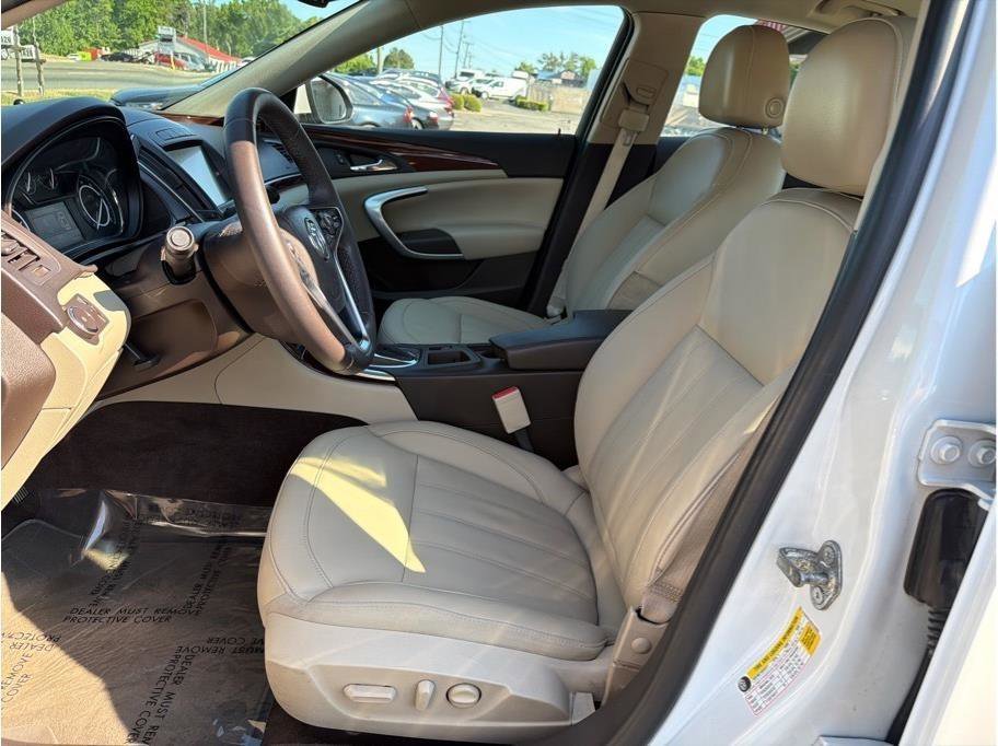 Used 2016 Buick Regal FWD image 10
