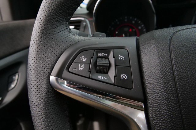 Used 2015 Chevrolet SS / 6.2L V8 / Sunroof / Heated & image 11