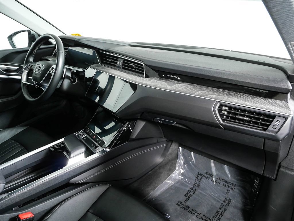 Certified 2022 Audi e-tron Premium AWD/4WD image 23
