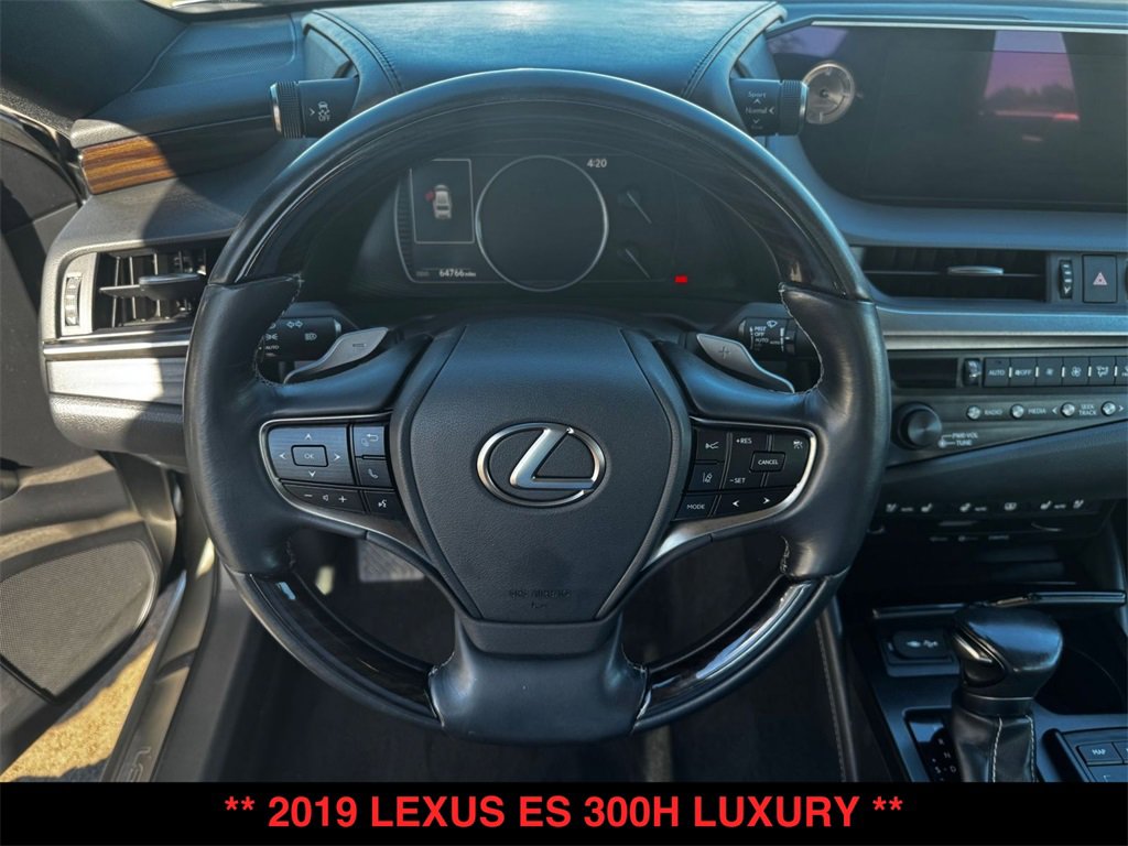 Used 2019 Lexus ES 300h w/ Accessory Package image 22