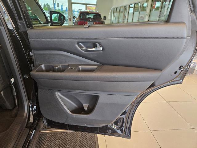 Certified 2025 Nissan Pathfinder SL AWD/4WD image 28