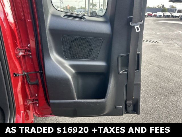 Used 2017 Toyota Tacoma SR image 13