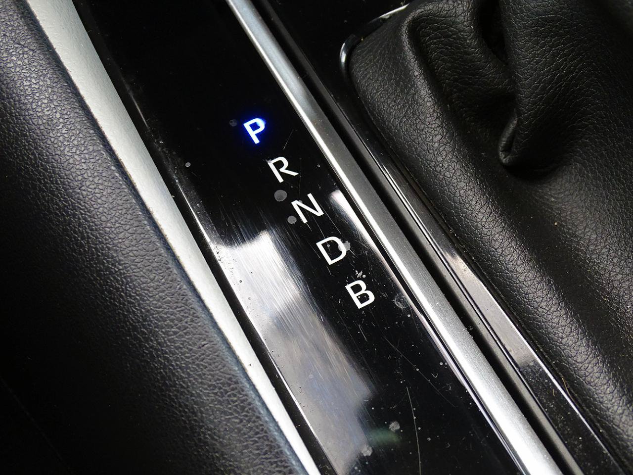Used 2022 Toyota Corolla LE FWD image 32