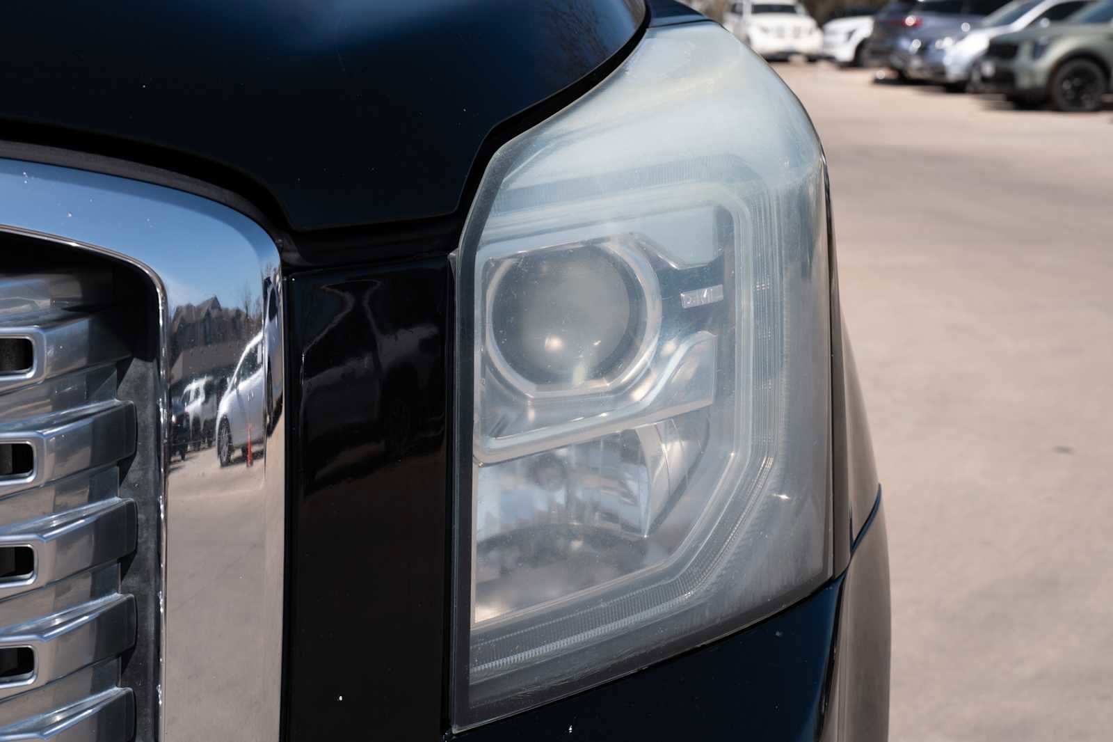 Used 2015 GMC Yukon Denali w/ Premium Package image 3