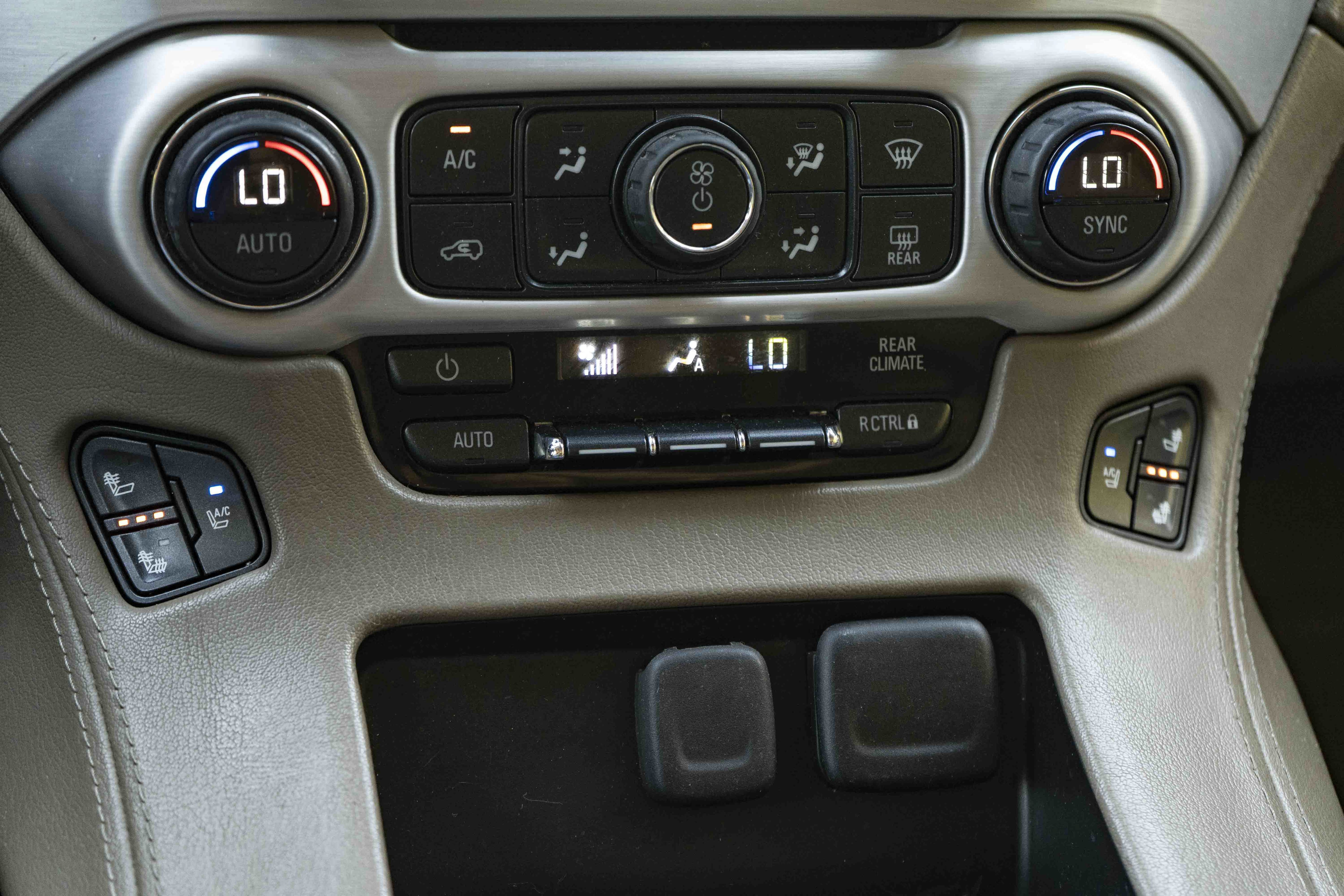Used 2015 GMC Yukon SLT w/ Open Road Package RWD image 32