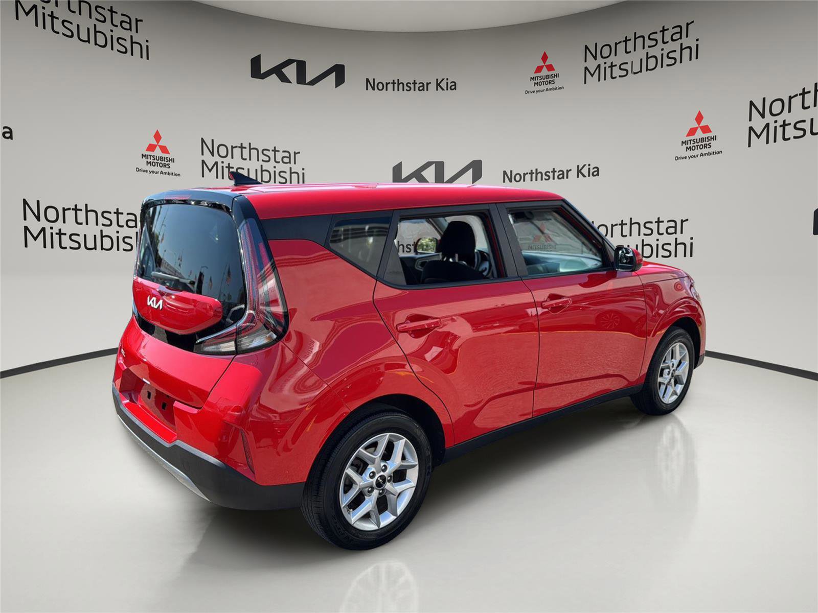 Used 2024 Kia Soul LX w/ Option Group 015 FWD image 8