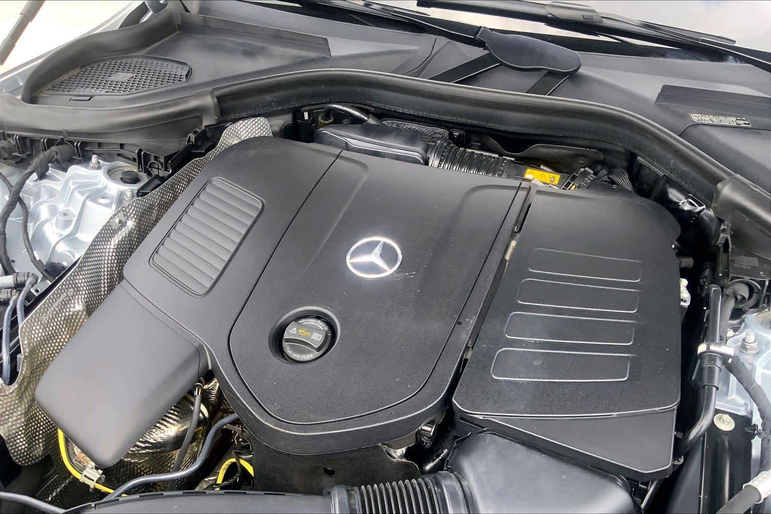 Used 2025 Mercedes-Benz GLC 300 image 32
