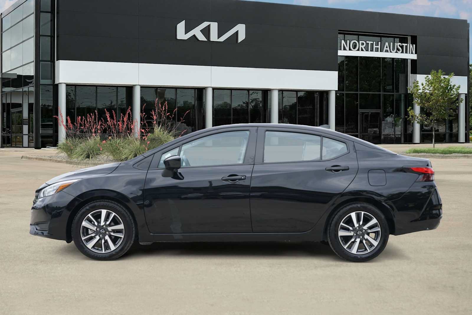 Used 2025 Nissan Versa SV FWD image 3