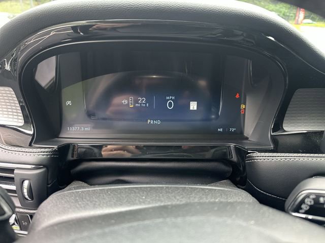Used 2025 Lincoln Corsair AWD image 12