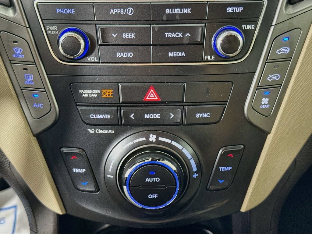 Used 2018 Hyundai Santa Fe SE AWD/4WD image 17