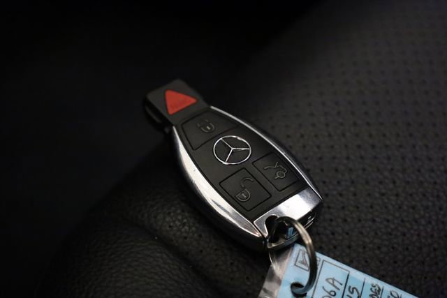 Used 2015 Mercedes-Benz GLK 350 4MATIC image 32