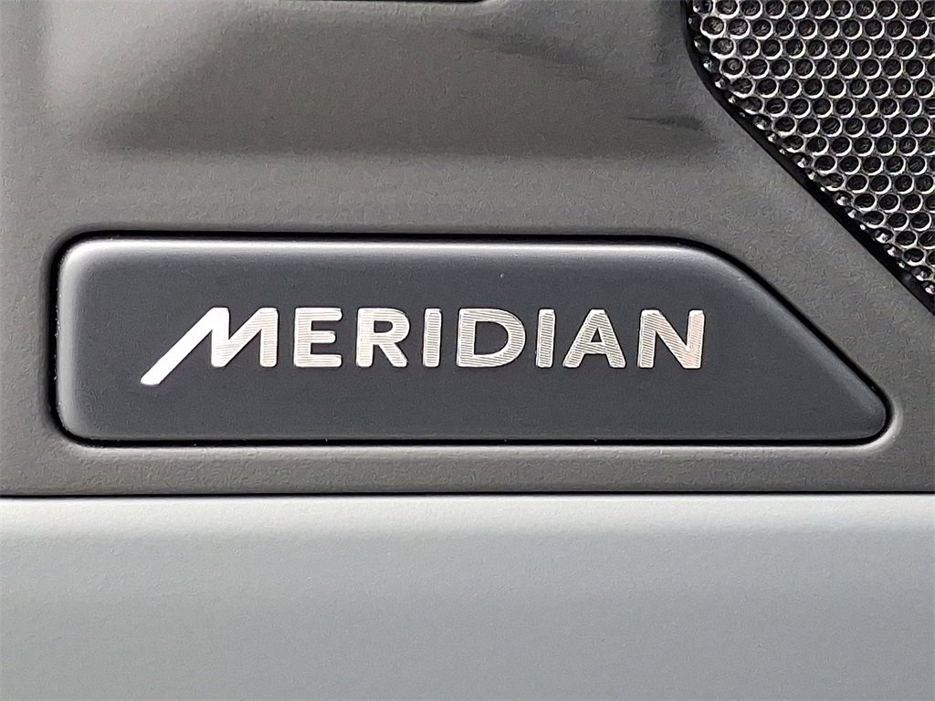 New 2025 Land Rover Defender 110 S image 20