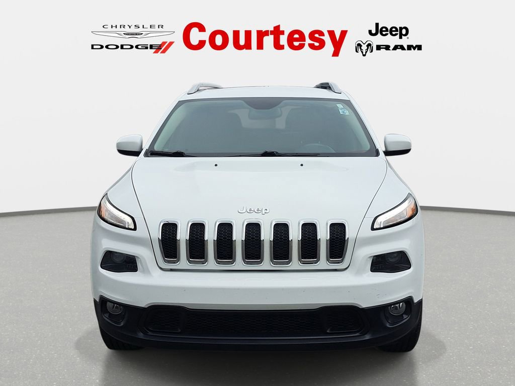 Used 2016 Jeep Cherokee Latitude w/ Cold Weather Group AWD/4WD image 8