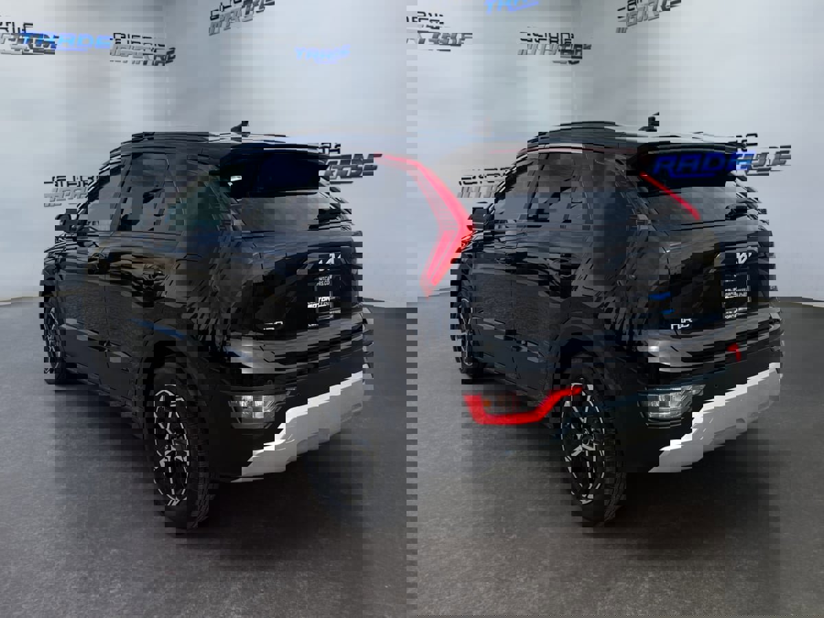 Used 2023 Kia Niro EX image 7