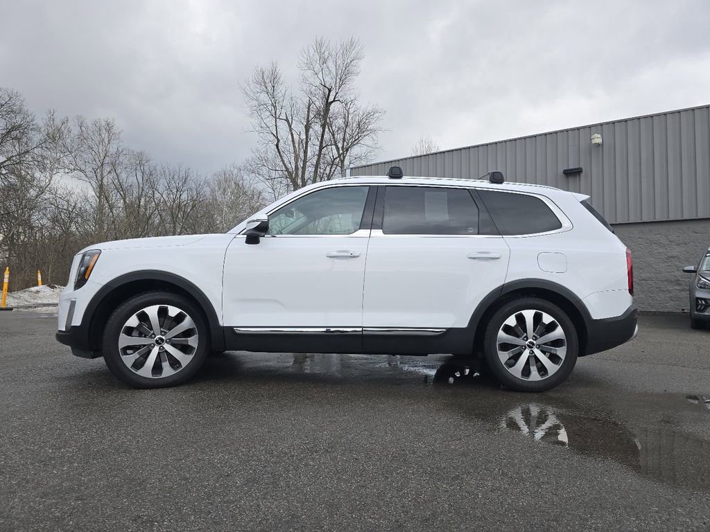 Used 2022 Kia Telluride EX w/ EX Premium Package image 14