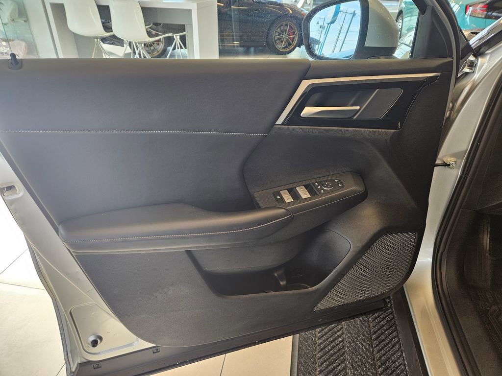 Used 2024 Mitsubishi Outlander SE image 13